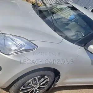 Suzuki Swift 2022 Silver