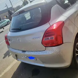 Suzuki Swift 2022 Silver