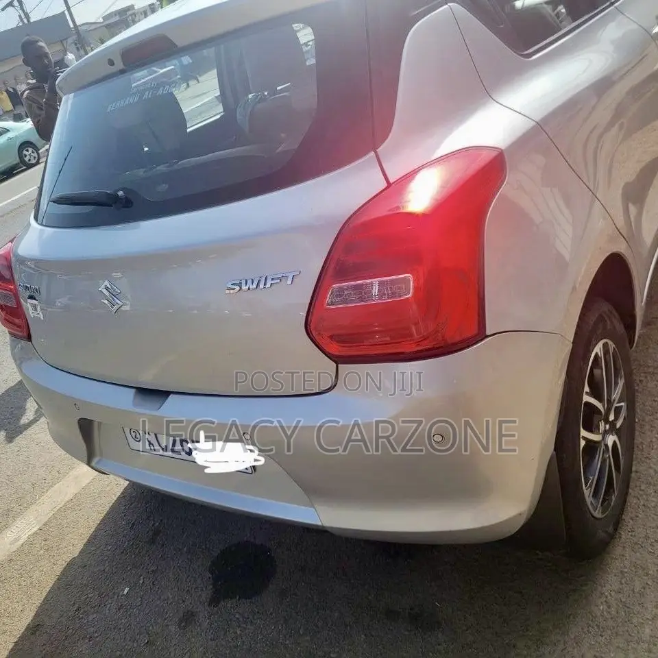 Suzuki Swift 2022 Silver