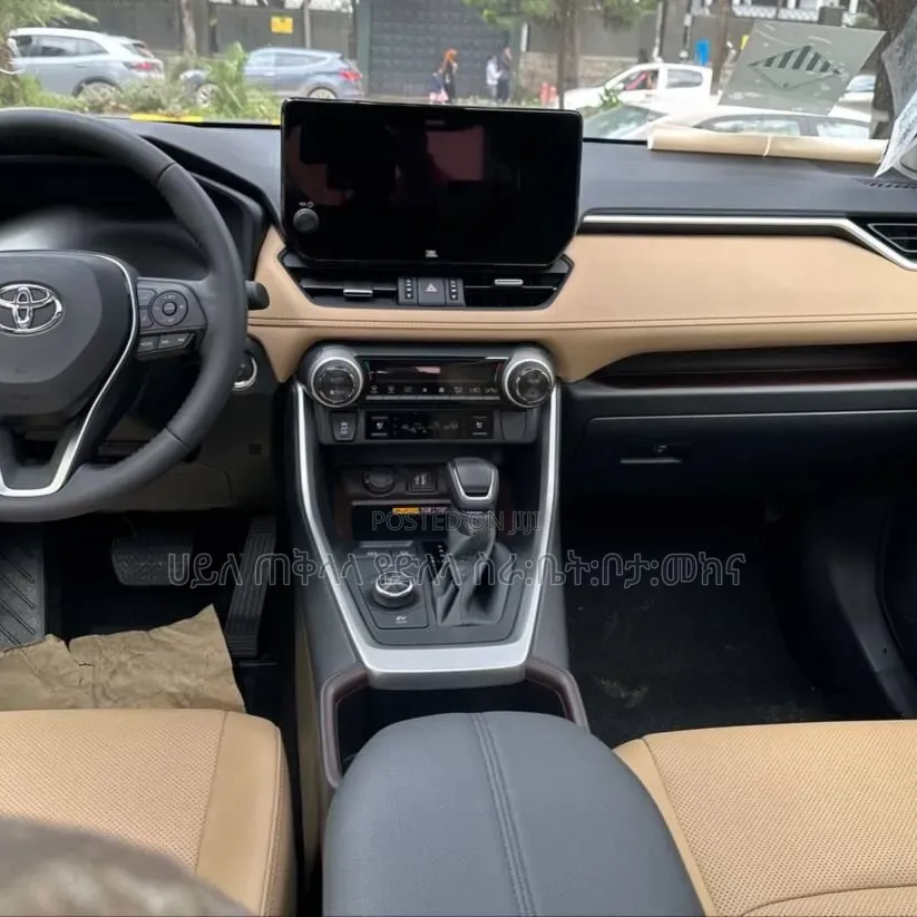 New Toyota RAV4 Hybrid 2025 Green
