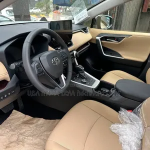 New Toyota RAV4 Hybrid 2025 Green