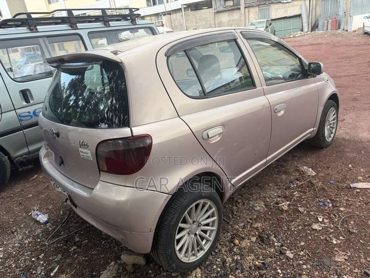 Toyota Vitz 2001 Silver