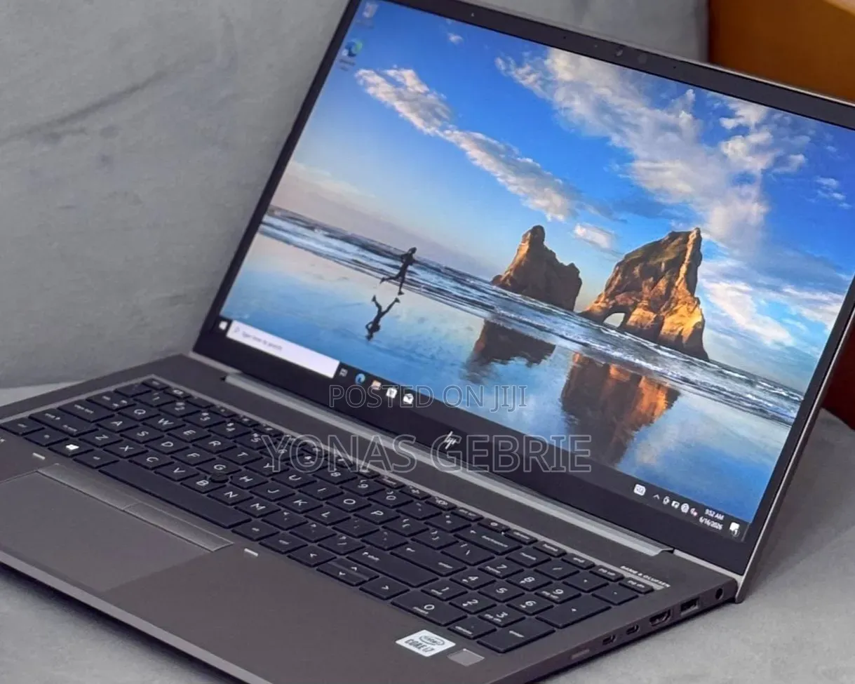 New Laptop HP ZBook Firefly 15 G7 16GB Intel Core i7 SSD 512GB