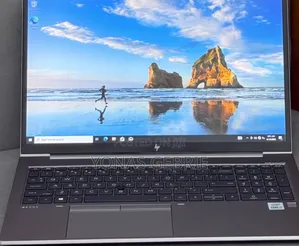 New Laptop HP ZBook Firefly 15 G7 16GB Intel Core i7 SSD 512GB