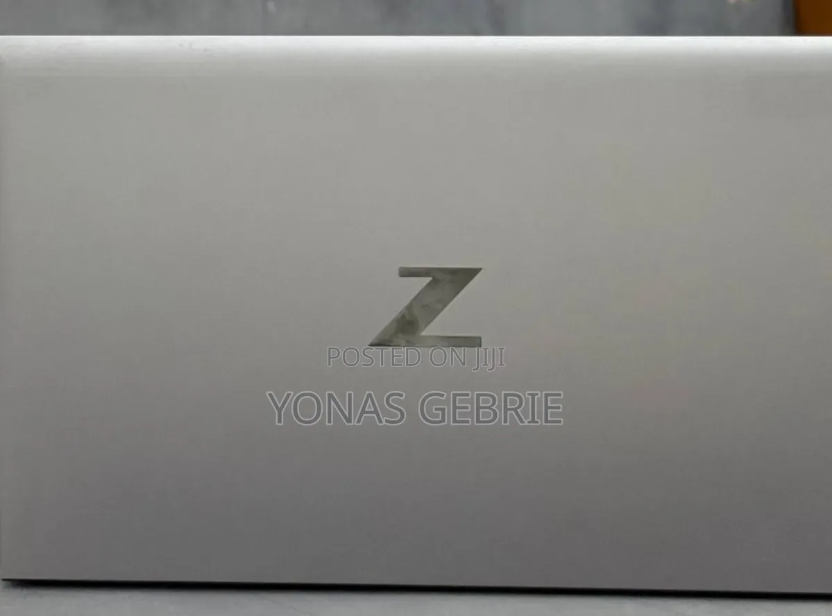 New Laptop HP ZBook Firefly 15 G7 16GB Intel Core i7 SSD 512GB