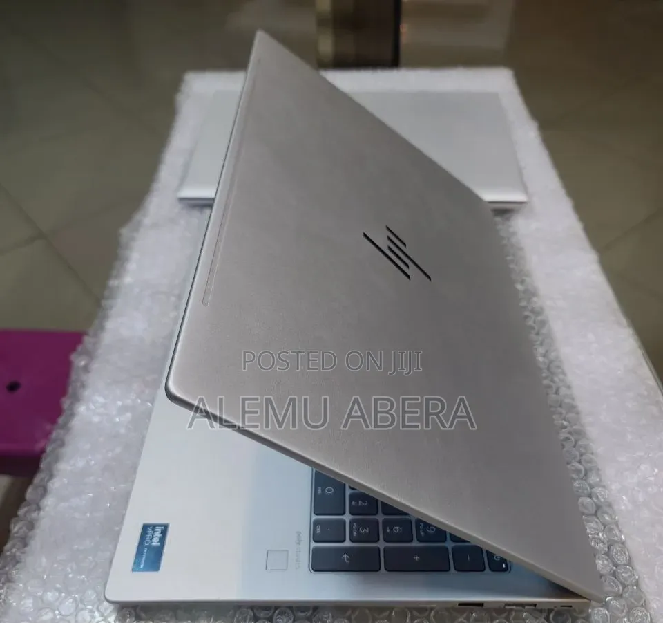 New Laptop HP EliteBook 640 G11 16GB Intel Core Ultra 7 SSD 512GB