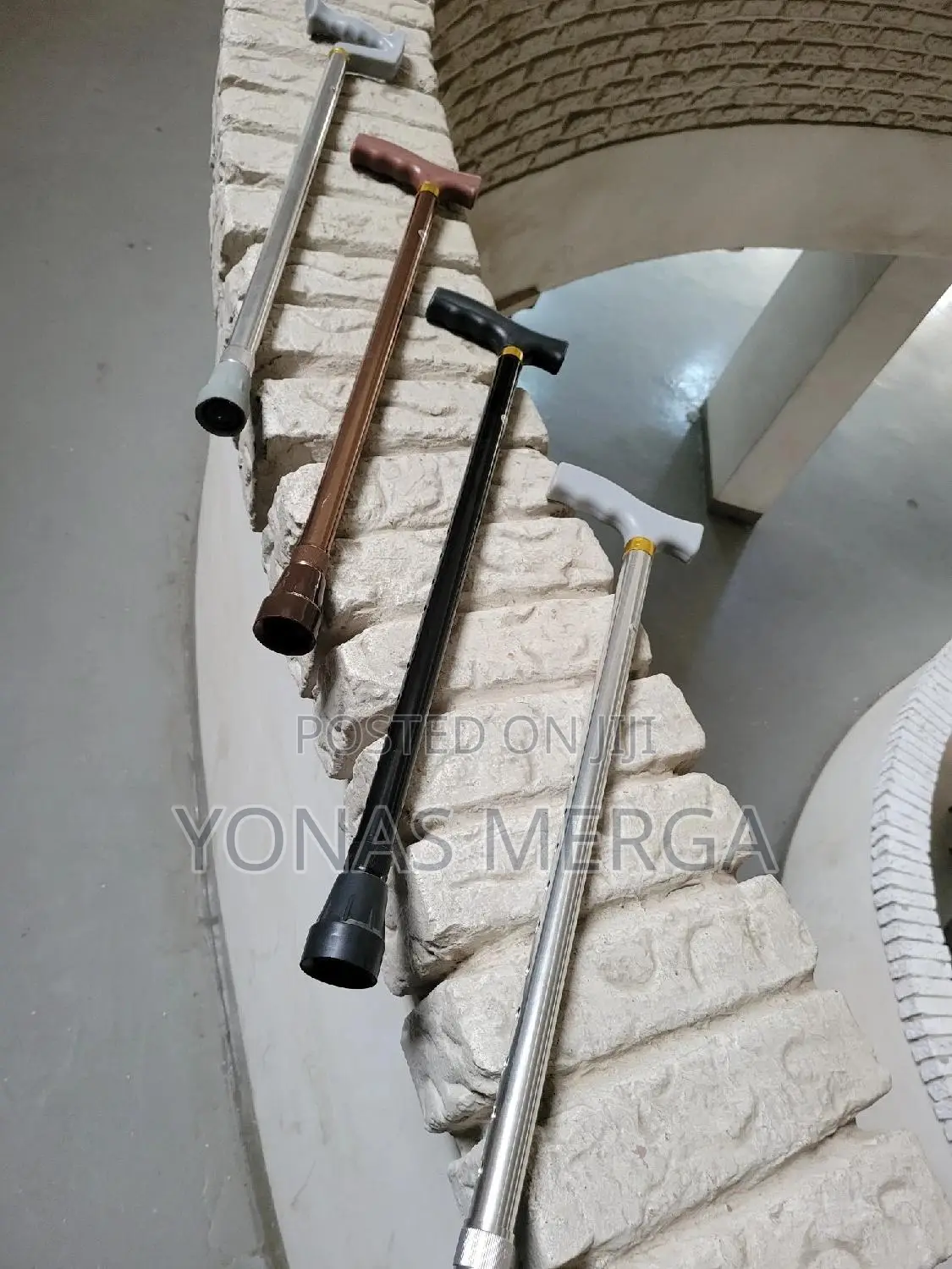 Walking Stick Is a Safe and Reliable蚤聒adjustable From 76cm to 99cm