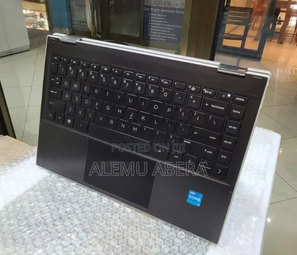 New Laptop HP Pavilion X360 8GB Intel Core i3 SSD 128GB