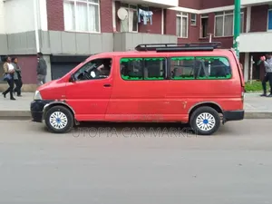 Toyota HiAce 2007 Red