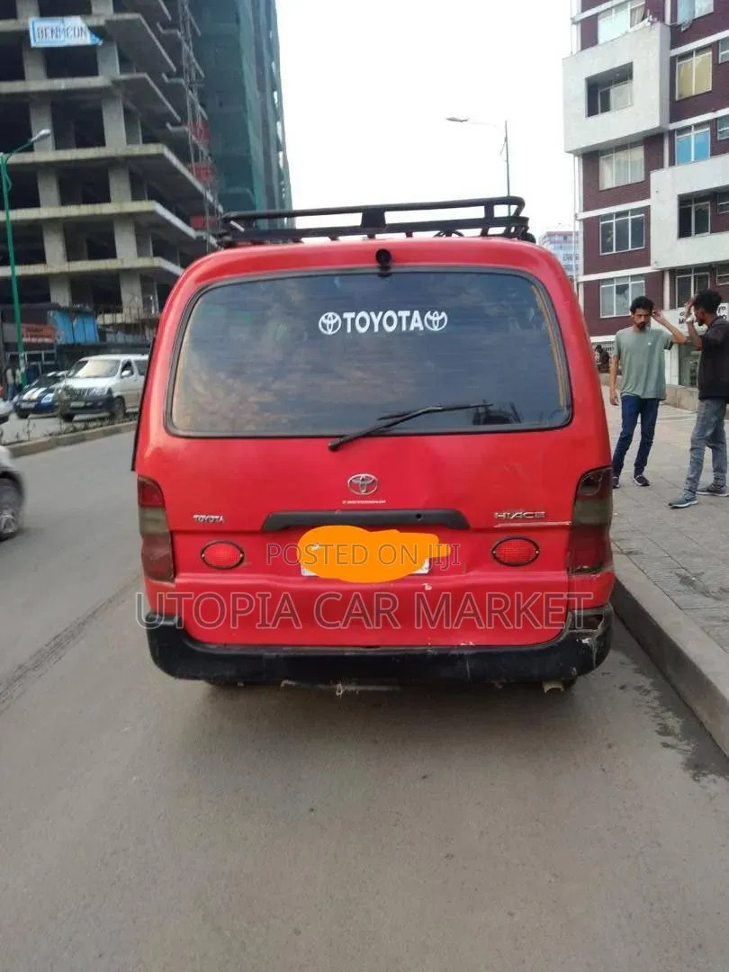 Toyota HiAce 2007 Red