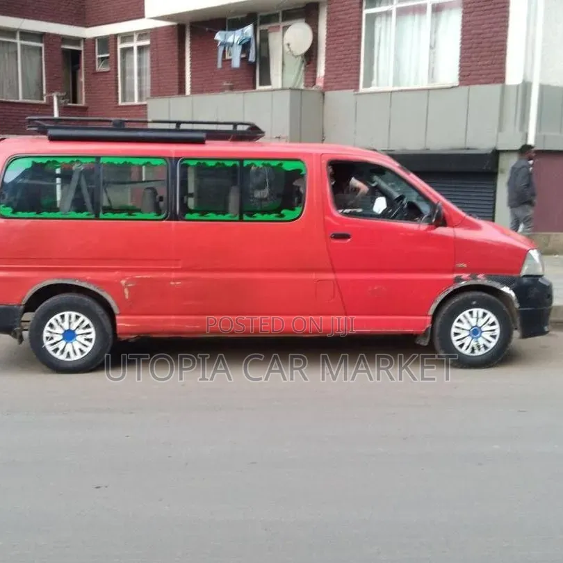 Toyota HiAce 2007 Red