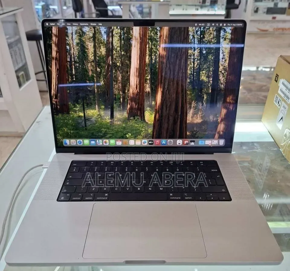New Laptop Apple MacBook Pro 2021 M1 32GB Apple M1 Pro SSD 1T