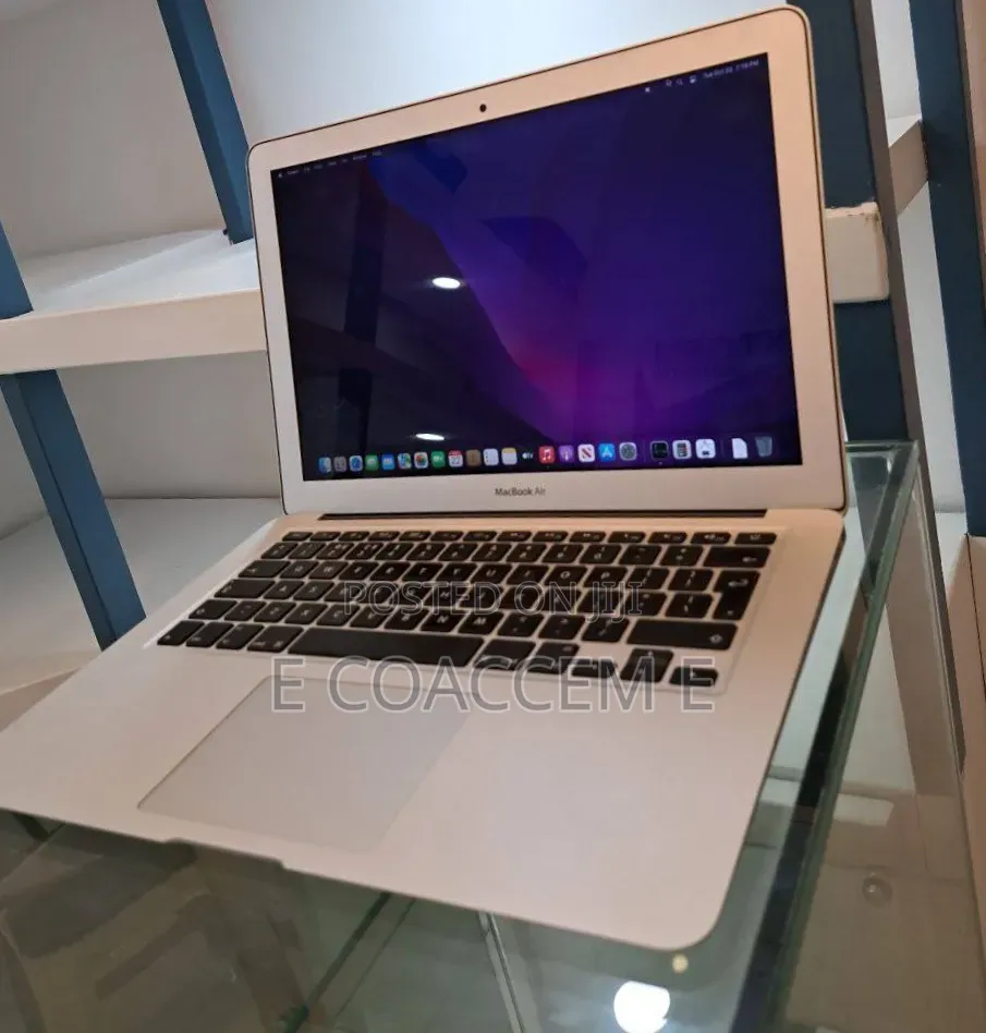 New Laptop Apple MacBook 8GB Intel Core i5 SSD 128GB