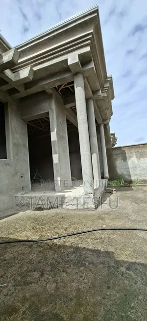 3bdrm House in ሀያት, Bole for sale