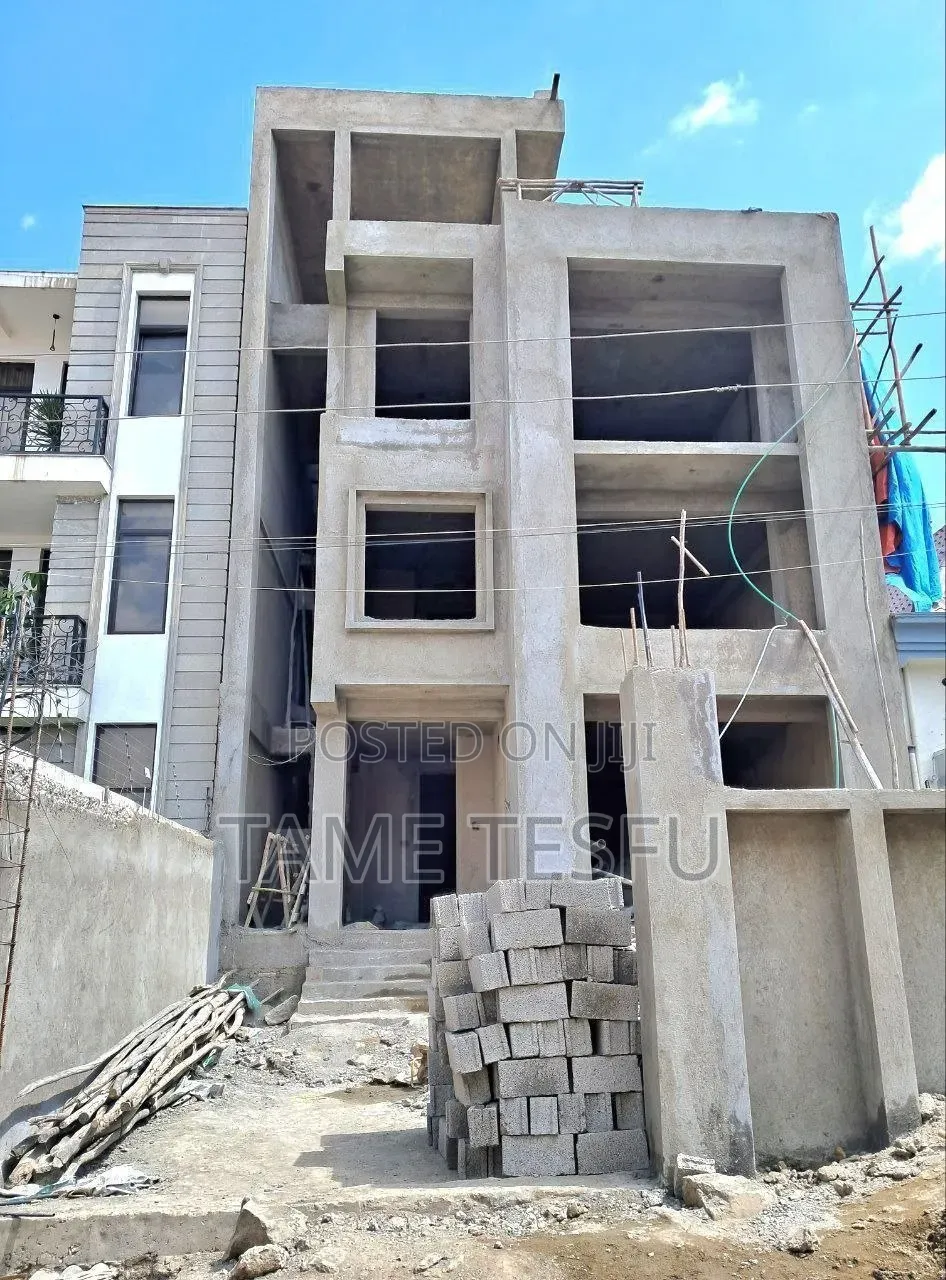 8bdrm House in ሀያት, Bole for sale