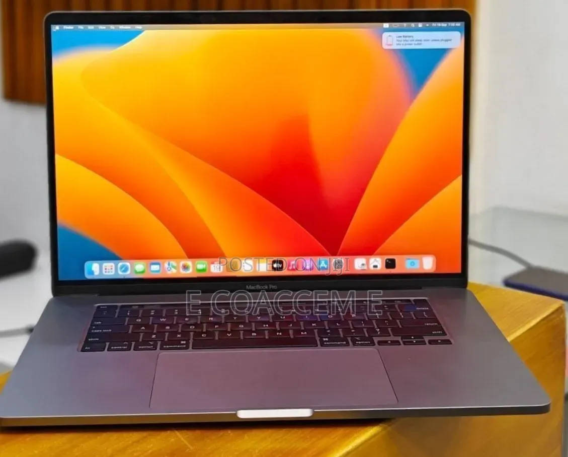 New Laptop Apple MacBook 16GB Intel Core i7 SSD 512GB