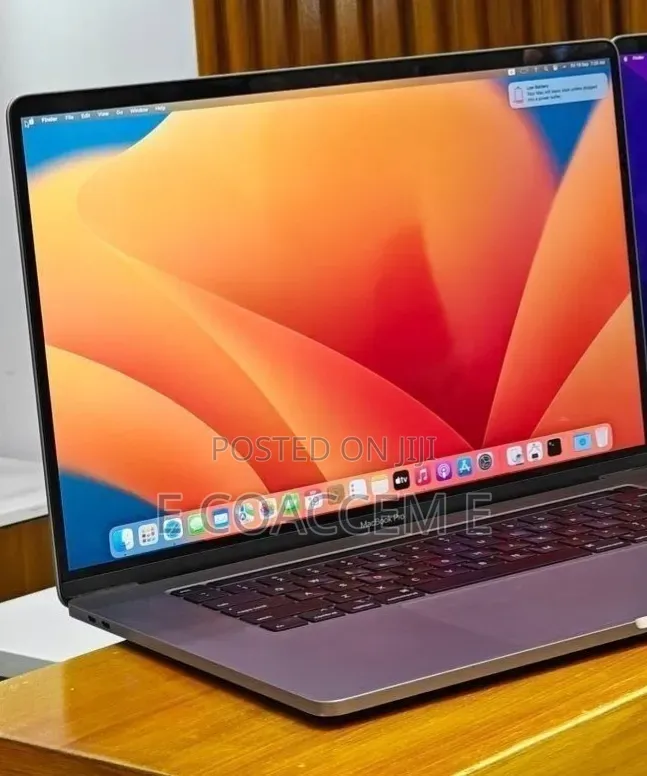 New Laptop Apple MacBook 16GB Intel Core i7 SSD 512GB