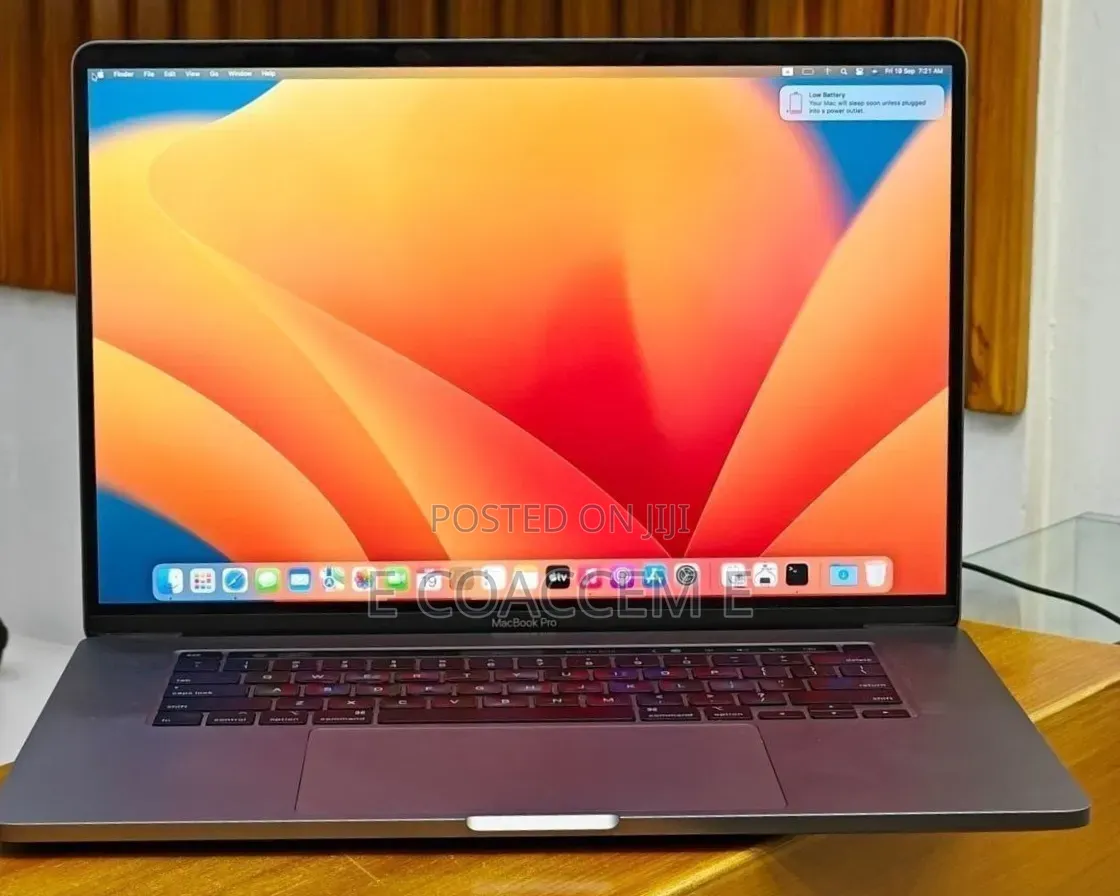 New Laptop Apple MacBook 16GB Intel Core i7 SSD 512GB