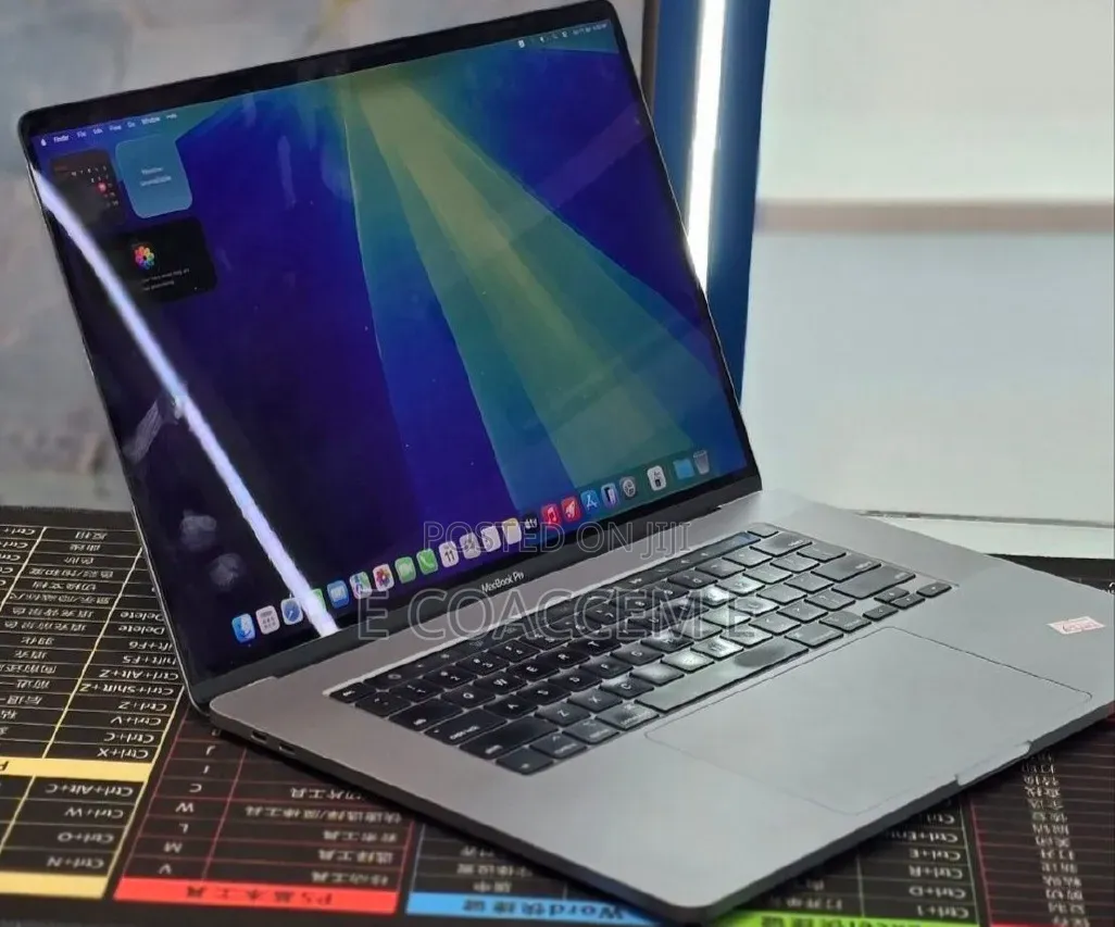 New Laptop Apple MacBook 16GB Intel Core i9 SSD 2T