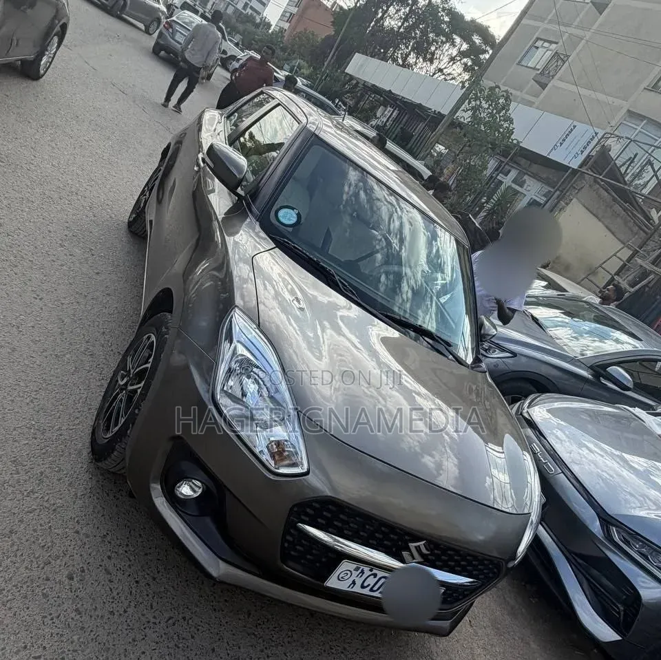 Suzuki Swift 2021 Gray
