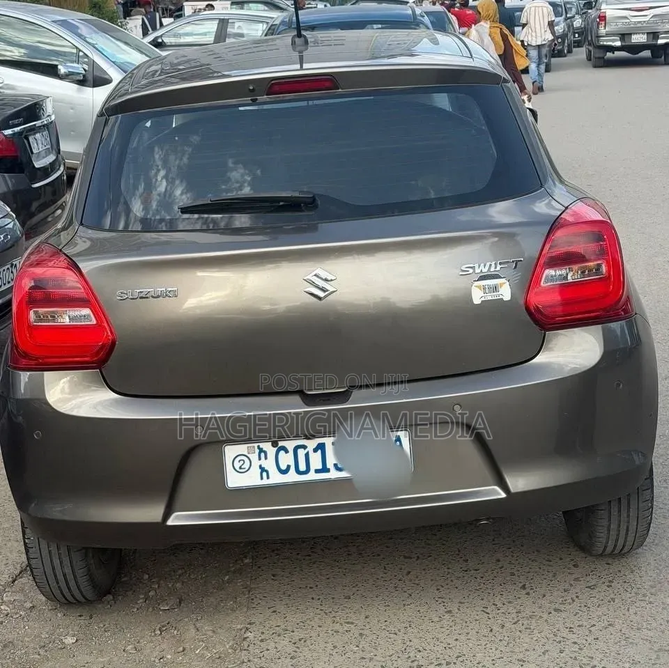 Suzuki Swift 2021 Gray