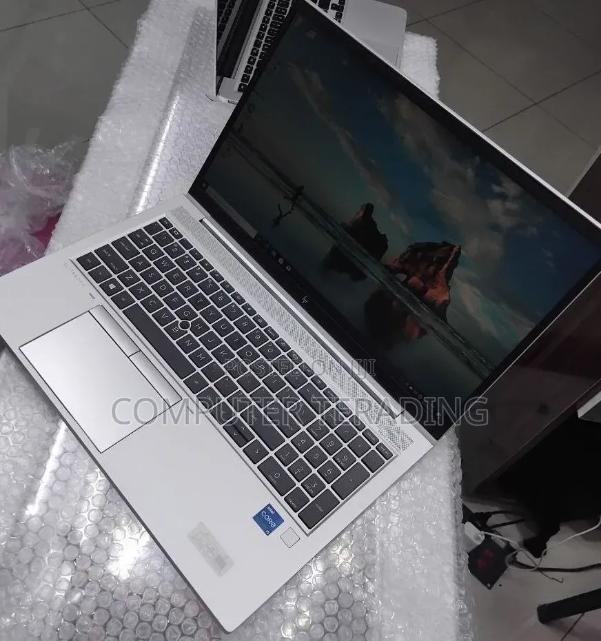 New Laptop HP EliteBook 850 G8 16GB Intel Core i5 SSD 512GB