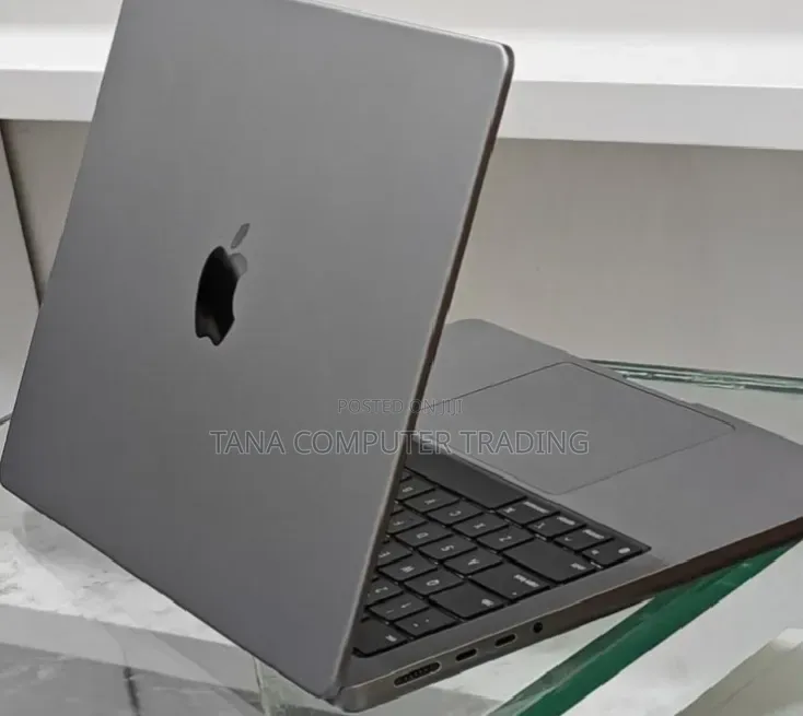 New Laptop Apple MacBook Pro 2023 M3 8GB Apple M3 Pro SSD 512GB