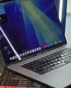 New Laptop Apple MacBook 16GB Intel Core i9 SSD 2T