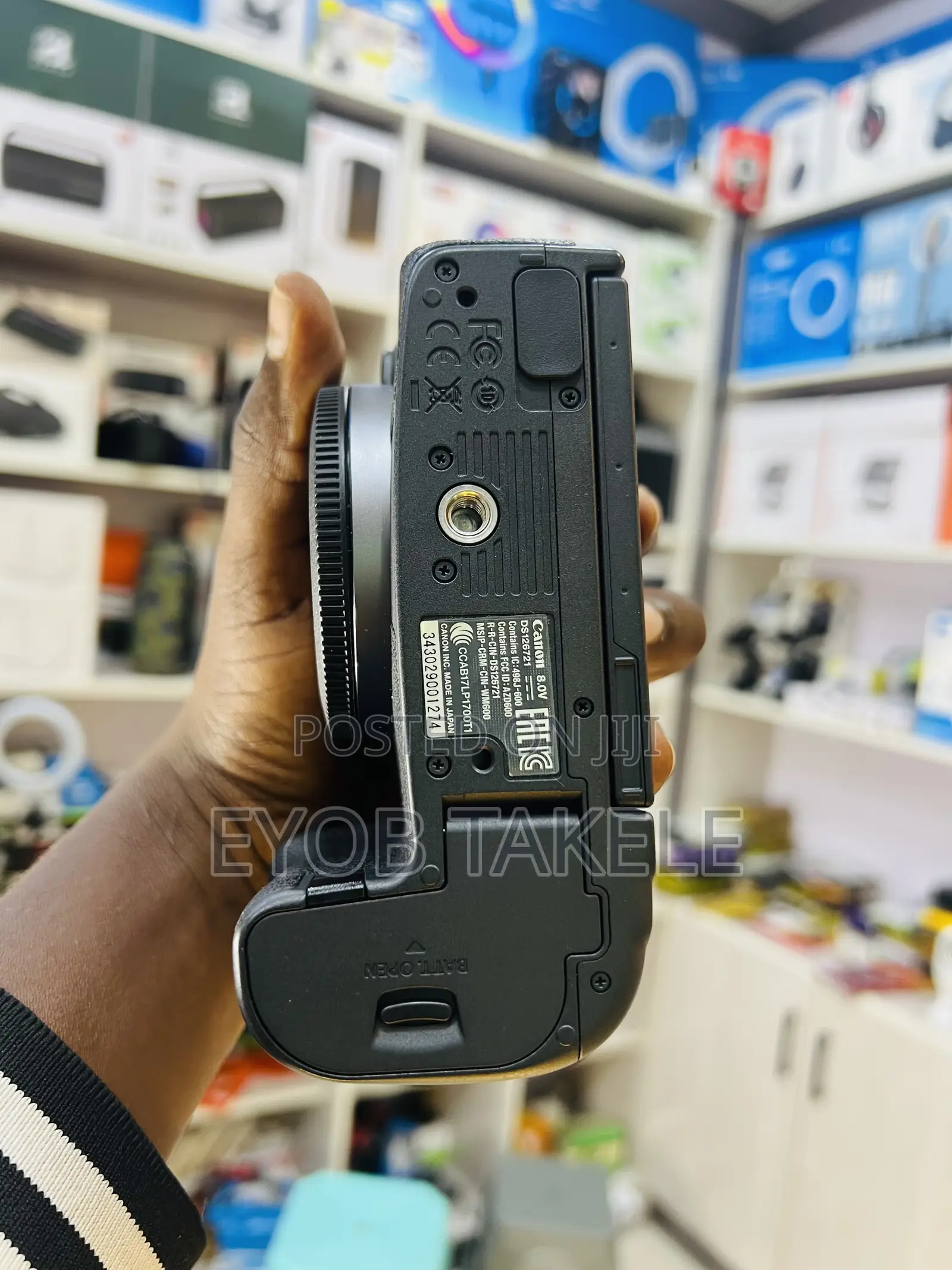 Canon R Camera