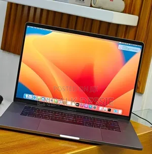 New Laptop Apple MacBook Pro 2019 16GB Intel Core i7 SSD 512GB