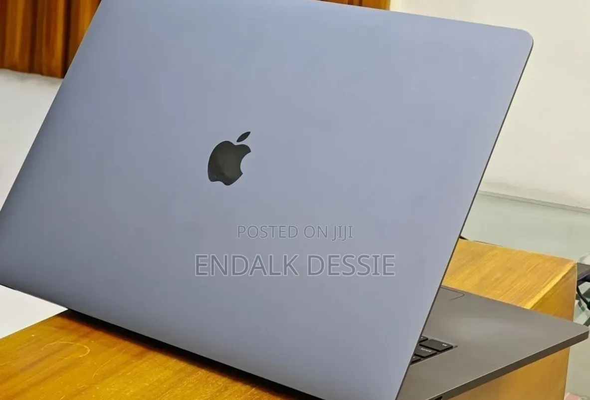 New Laptop Apple MacBook Pro 2019 16GB Intel Core i7 SSD 512GB