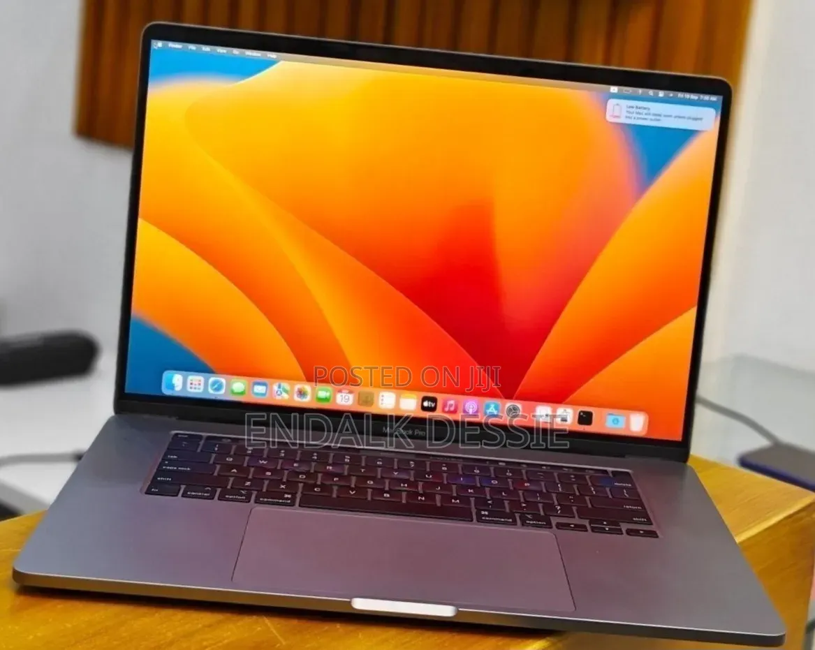 New Laptop Apple MacBook Pro 2019 16GB Intel Core i7 SSD 512GB
