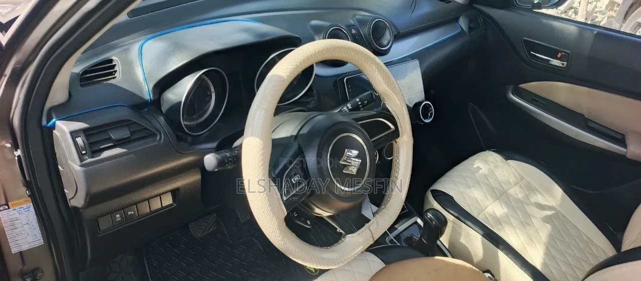 Suzuki Swift 2022 Gray