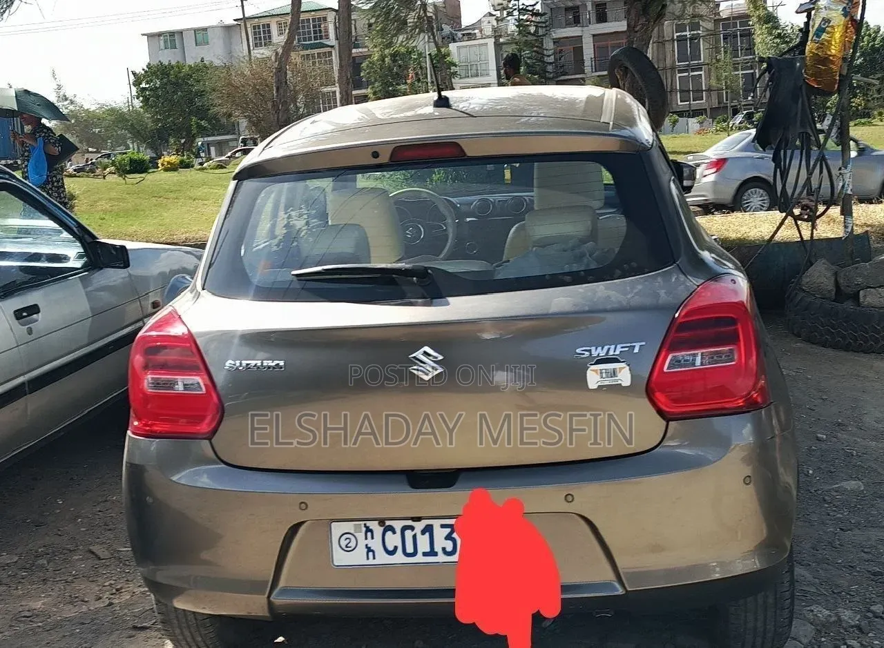 Suzuki Swift 2022 Gray