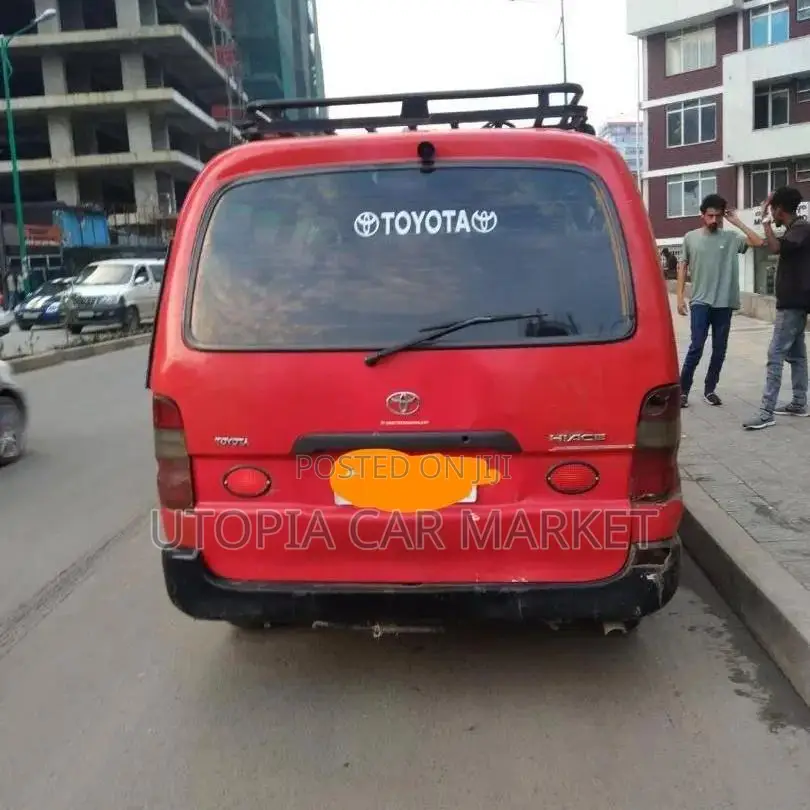 Toyota HiAce 2007 Red