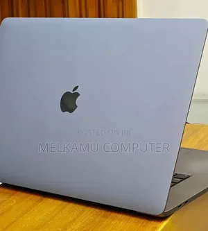 New Laptop Apple MacBook Pro 2019 16GB Intel Core i7 SSD 512GB