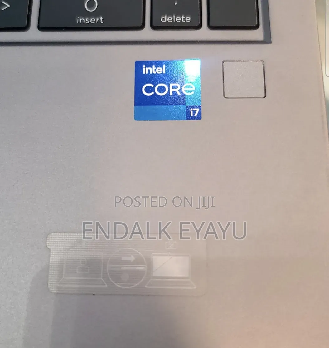 New Laptop HP ZBook Firefly G8 16GB Intel Core i7 SSD 512GB