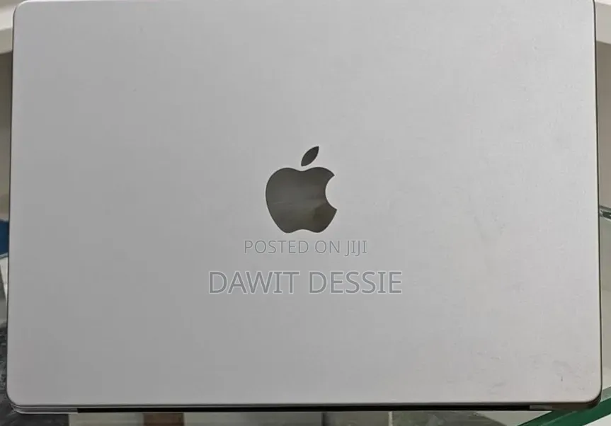 New Laptop Apple MacBook Pro 2023 M3 8GB Apple M3 SSD 512GB