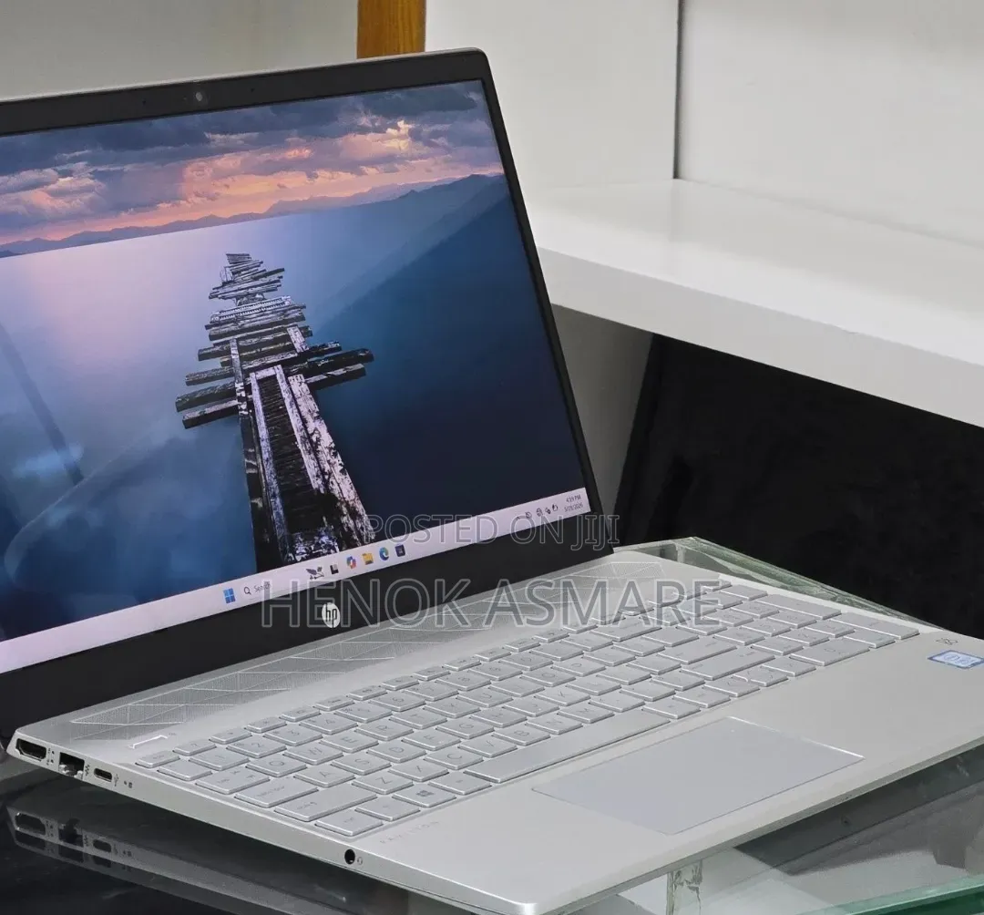 New Laptop HP Pavilion 15 8GB Intel Core i7 SSD 256GB