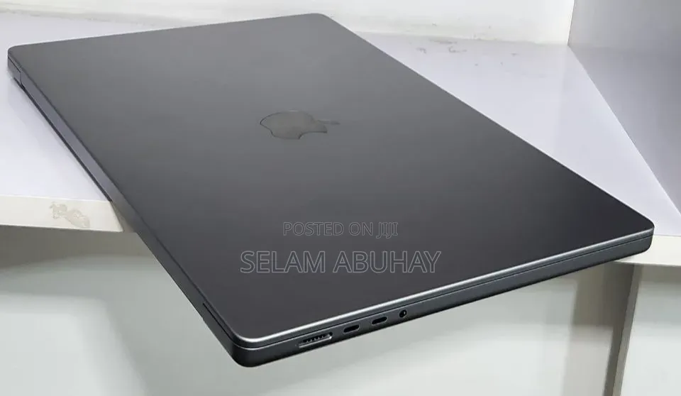 New Laptop Apple MacBook Pro 2020 M1 32GB Apple M1 Pro SSD 512GB