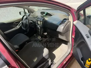 Toyota Yaris 2010 Burgundy