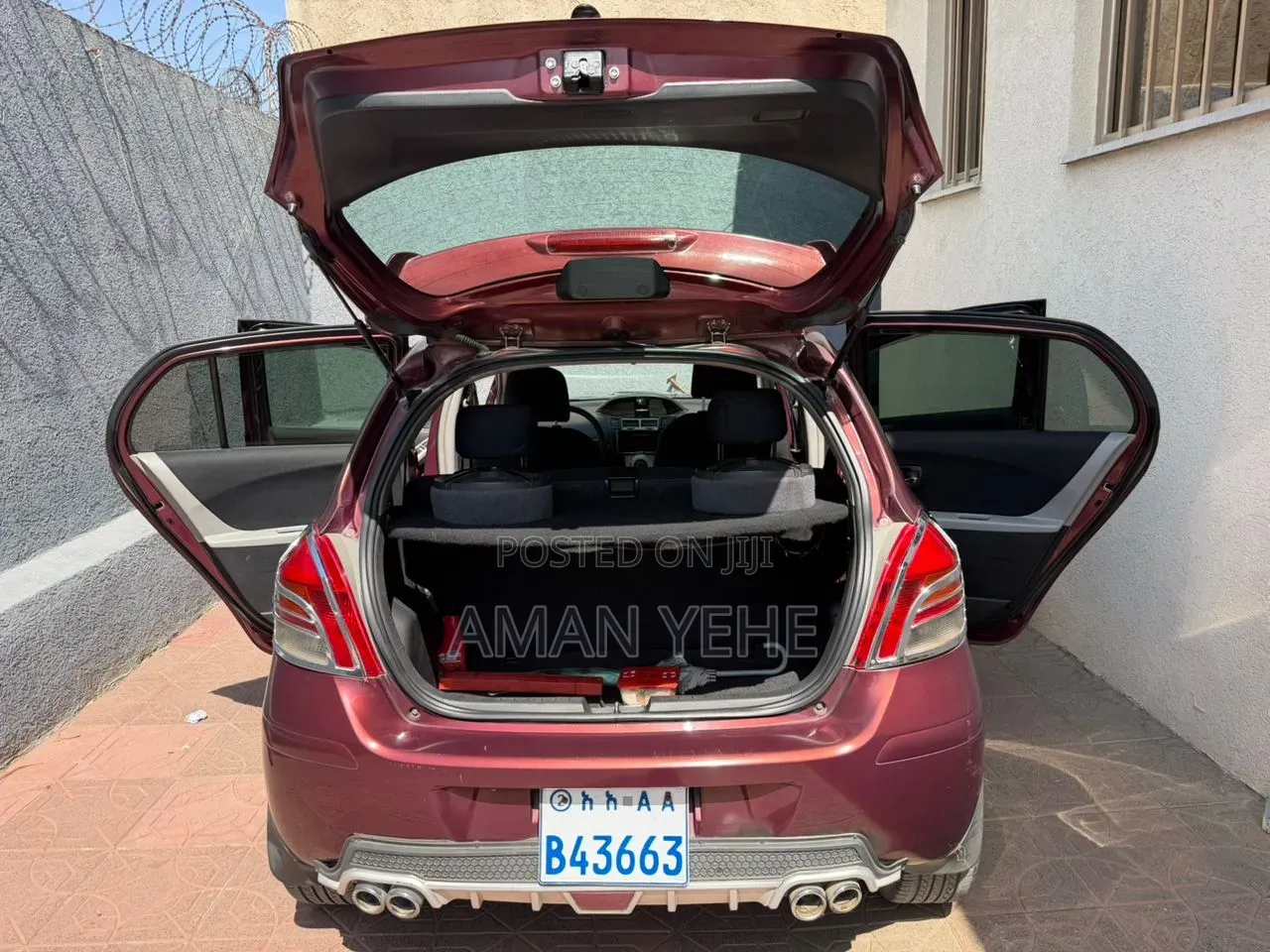 Toyota Yaris 2010 Burgundy