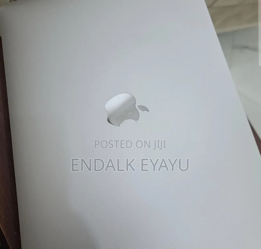 New Laptop Apple MacBook Pro 2020 M1 16GB Apple M1 Pro SSD 256GB