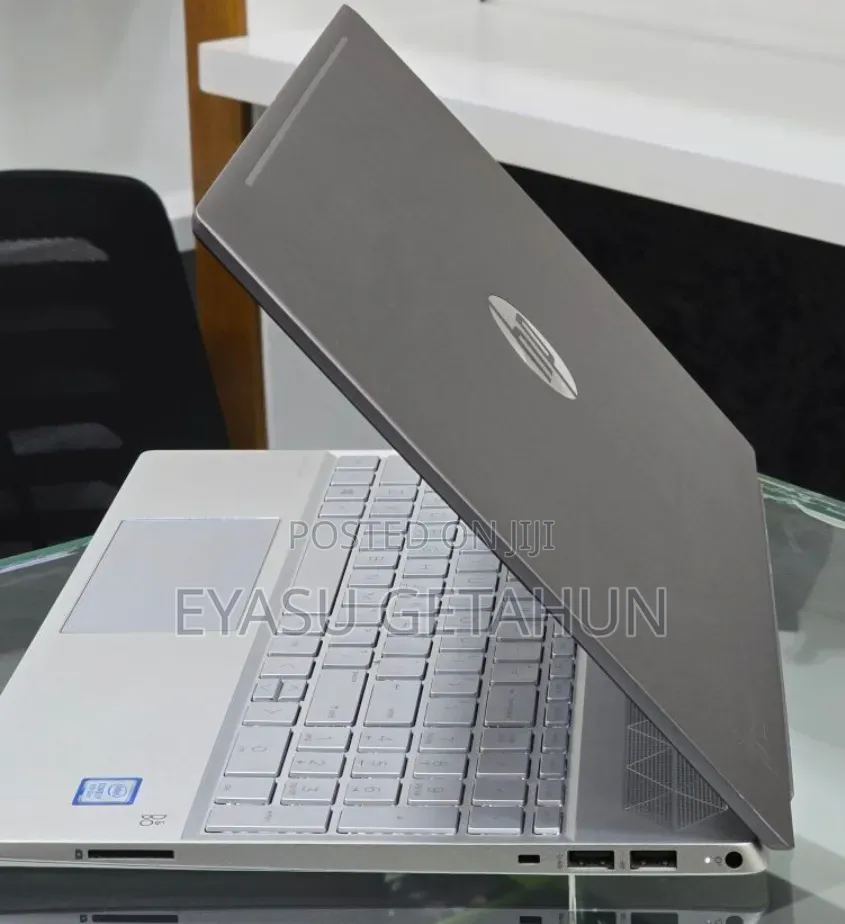 New Laptop HP Pavilion 15 8GB Intel Core i7 SSD 256GB