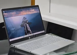 New Laptop HP Pavilion 15 8GB Intel Core i7 SSD 256GB