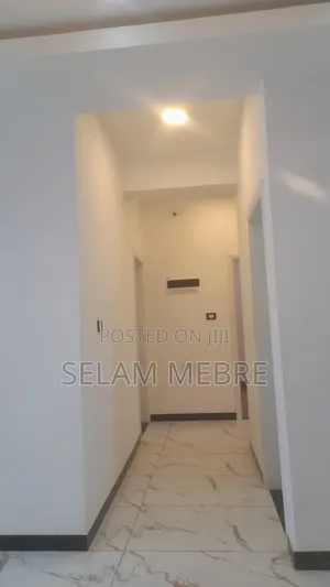 2bdrm Apartment in ኢማሮሽ, Arada for sale