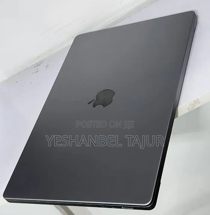 New Laptop Apple MacBook Pro 2020 M1 32GB Apple M1 Pro SSD 512GB