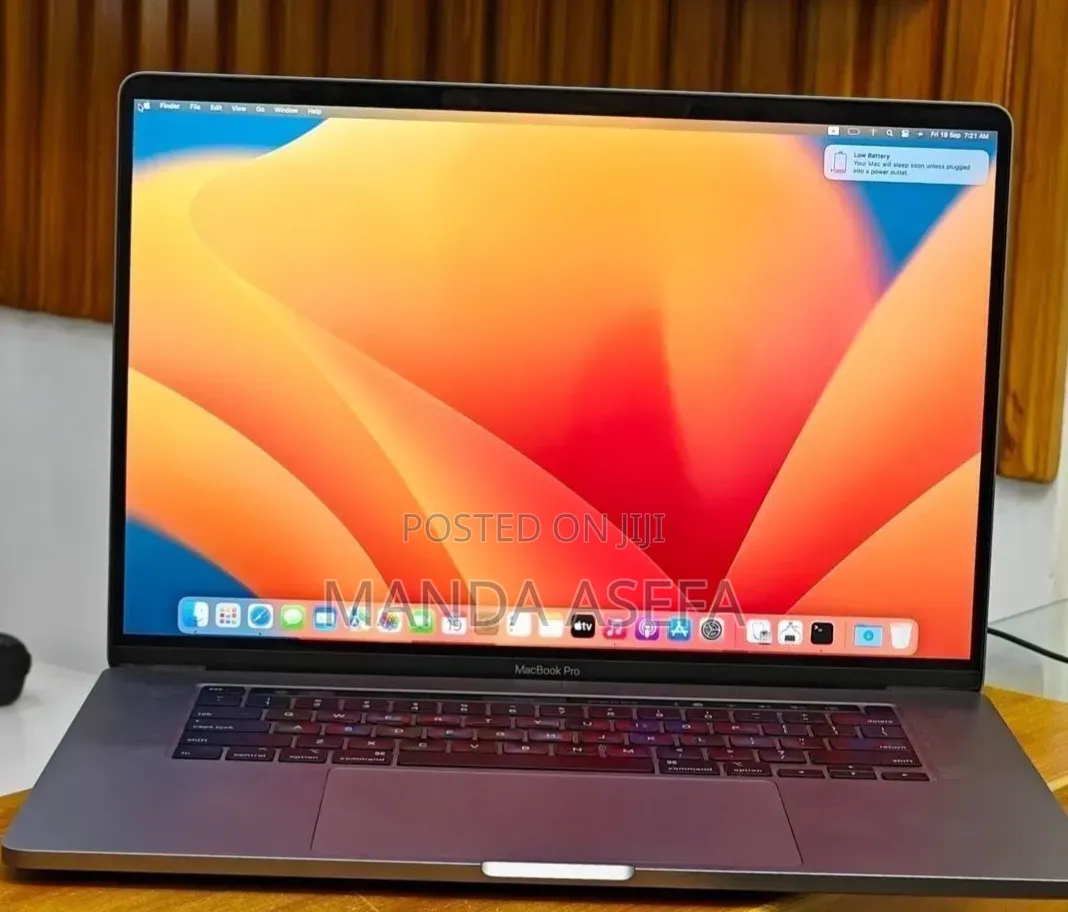 New Laptop Apple MacBook Pro 2019 16GB Intel Core i7 SSD 512GB