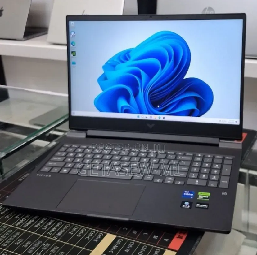 New Laptop HP Victus 16 16GB Intel Core i7 SSD 1T