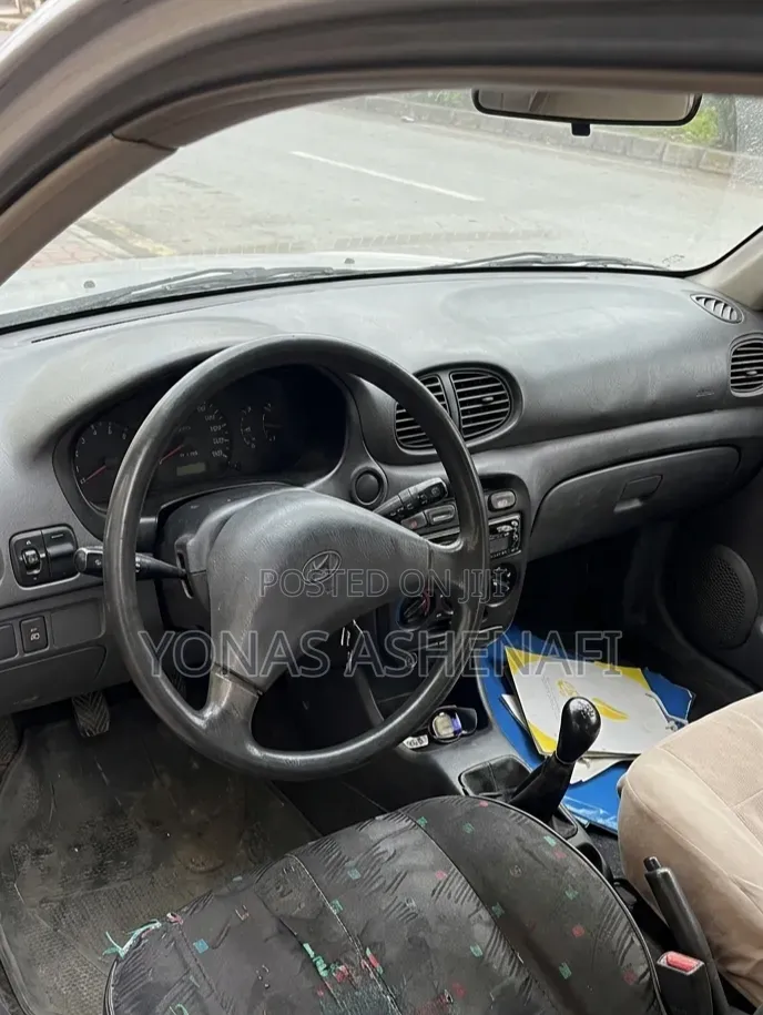 Hyundai Accent 1997 Gray